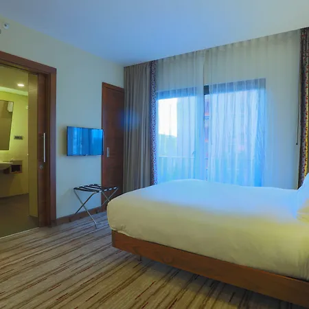 Hilton Garden 4*
