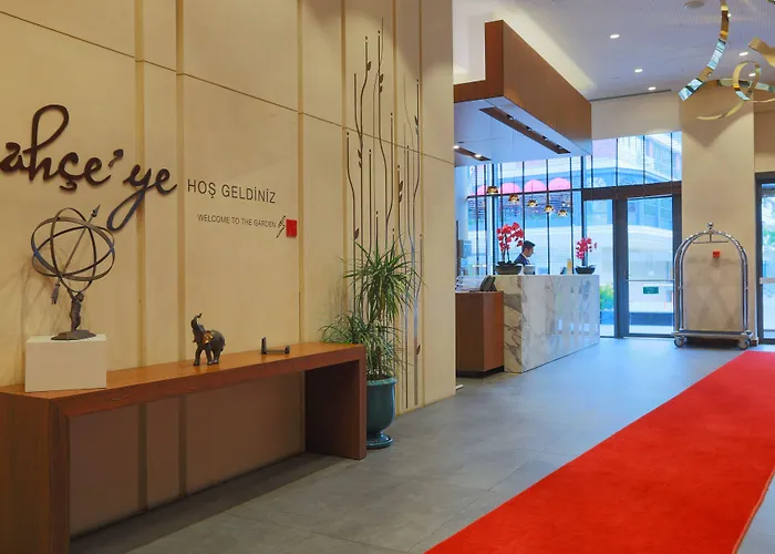 Hilton Garden Otel 4*